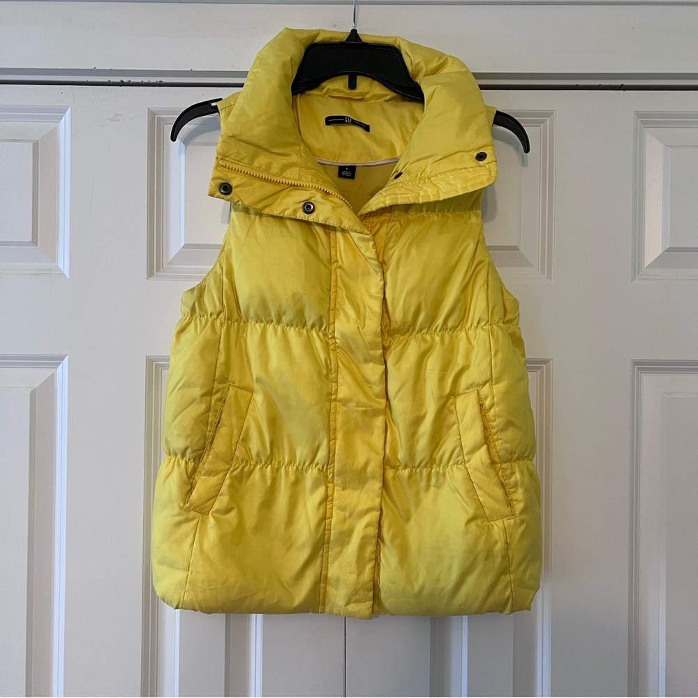 ⭐️ GAP Down Puffer Vest